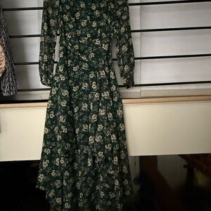 Vince Camuto Dark Green v-neck Floral Long Sleeve Dress